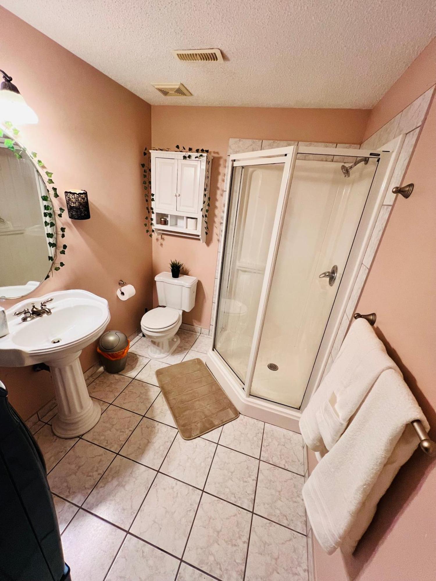 A Classic Homely Basement Suite! Chestermere Exterior foto