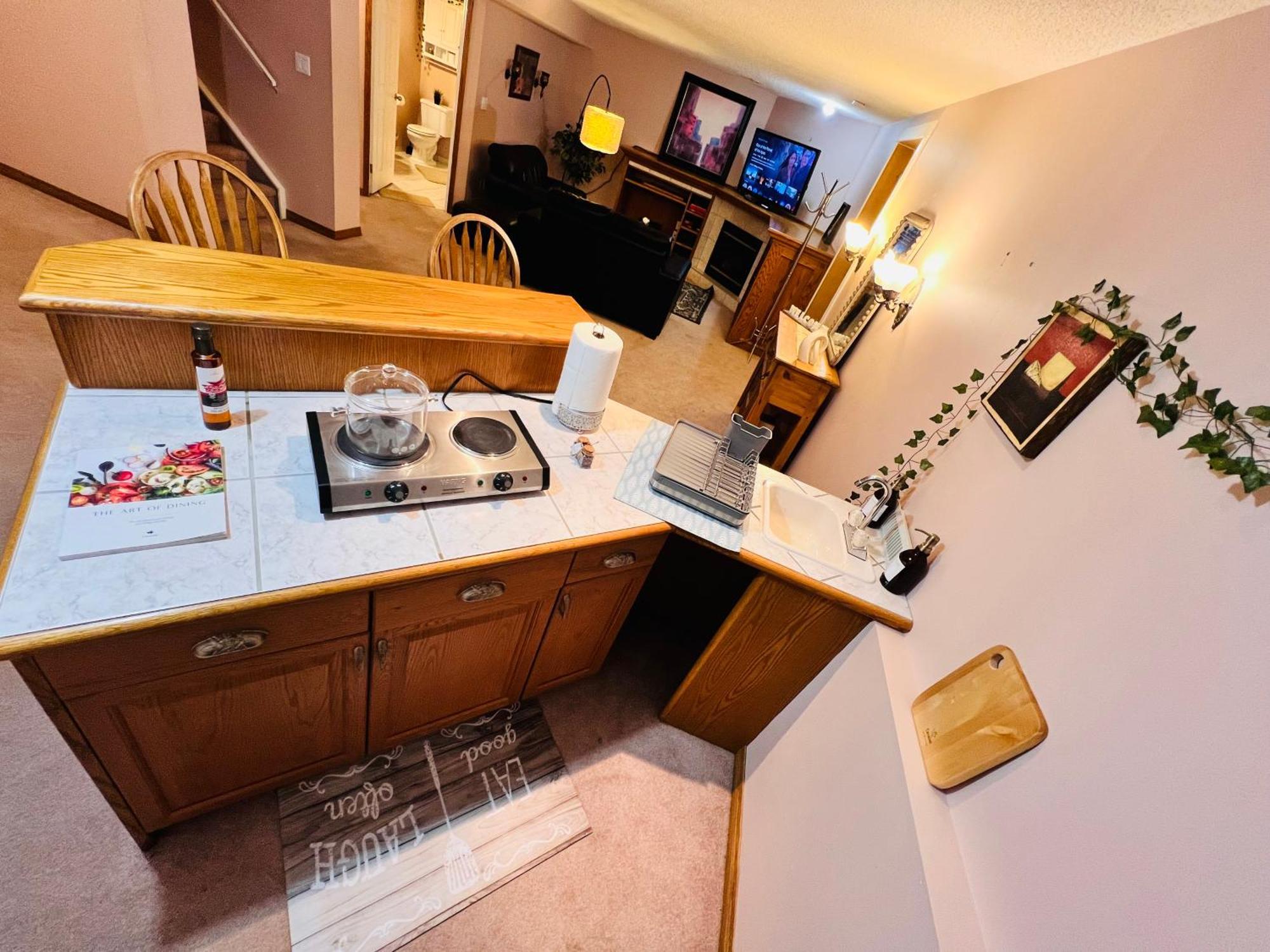 A Classic Homely Basement Suite! Chestermere Exterior foto